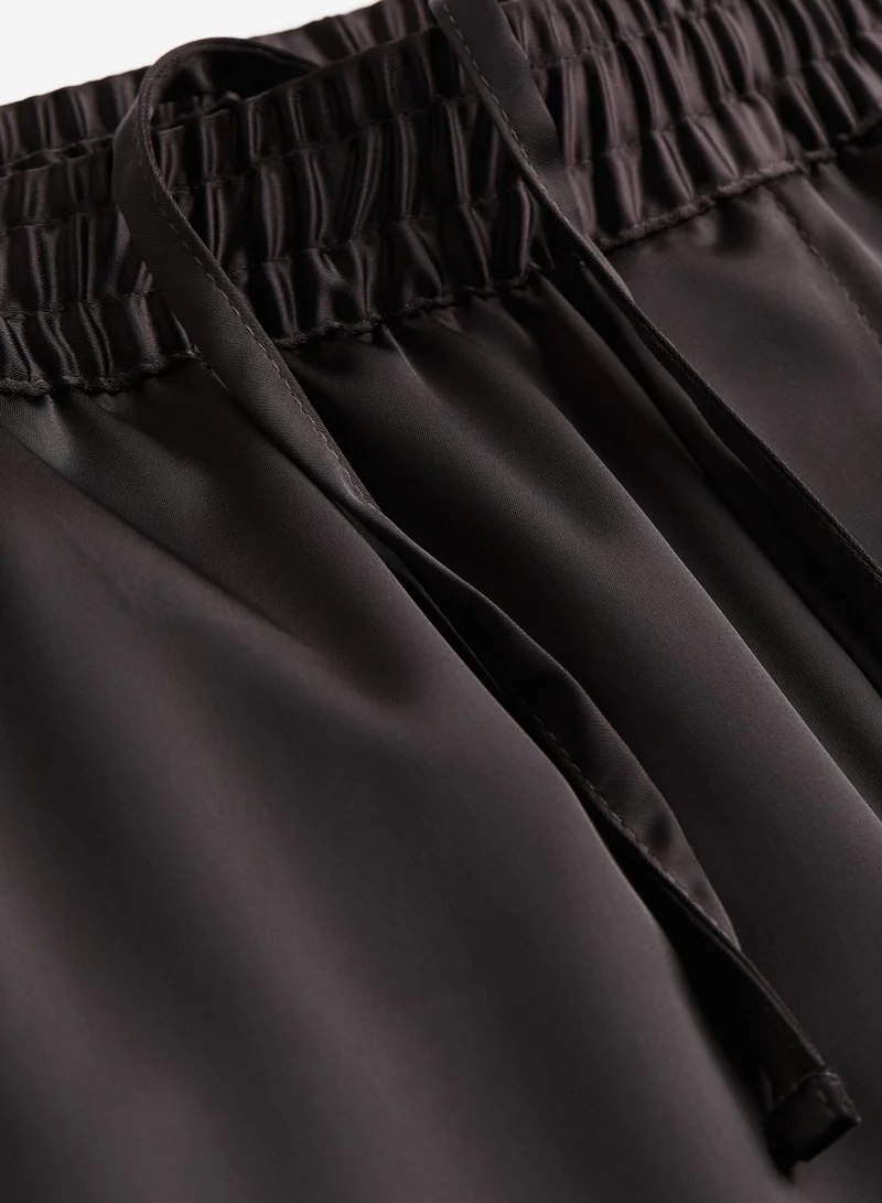 H&M Regular Fit Trousers
