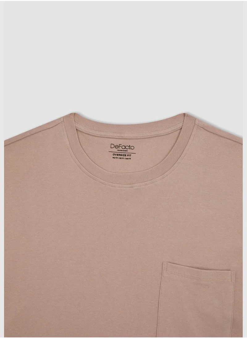 ديفاكتو Short Sleeve Oversize Fit Crew Neck T-Shirt