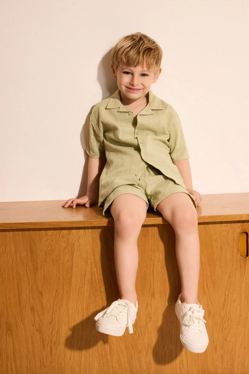 ديفاكتو Regular Fit Short Sleeve Shirt