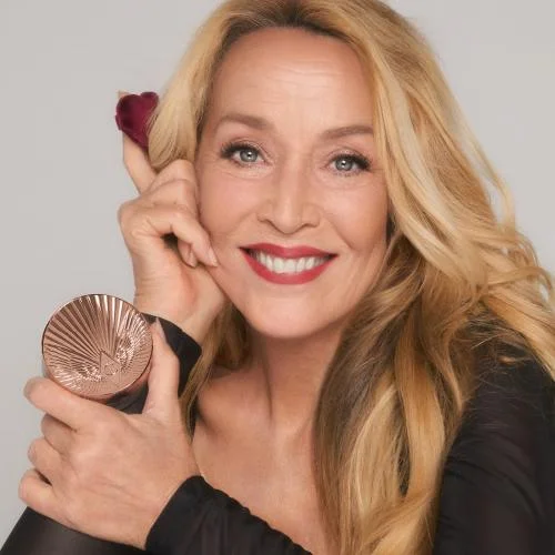 Charlotte Tilbury AIRBRUSH FLAWLESS BLUR LOOSE POWDER TRANSLUCENT FAIR/MEDIUM