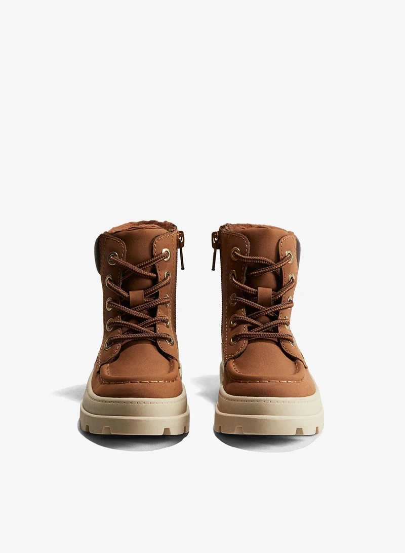 اتش اند ام أحذية برباط