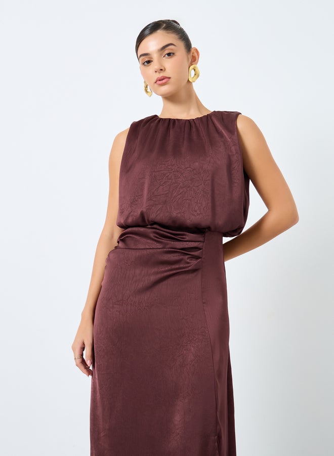 ستايلي فستان طويل بدون أكمام مع تفاصيل مُجمعة - Image 3