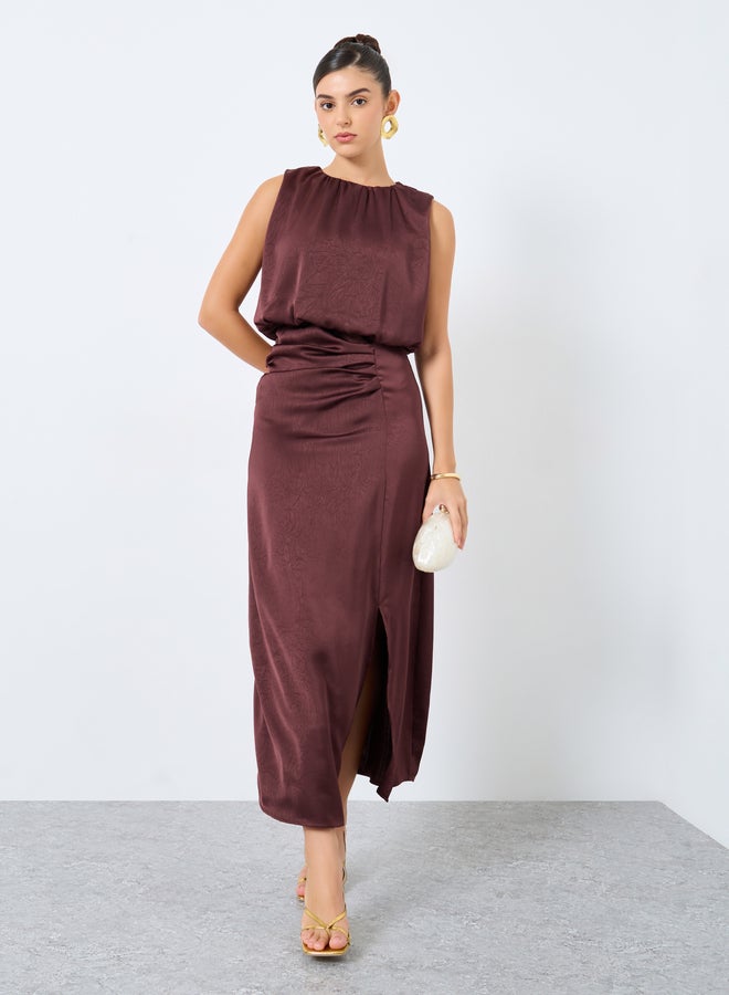 ستايلي فستان طويل بدون أكمام مع تفاصيل مُجمعة - Image 2