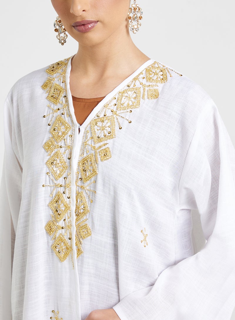 Khizana Embroidered Abaya With Sheila  - Image 3