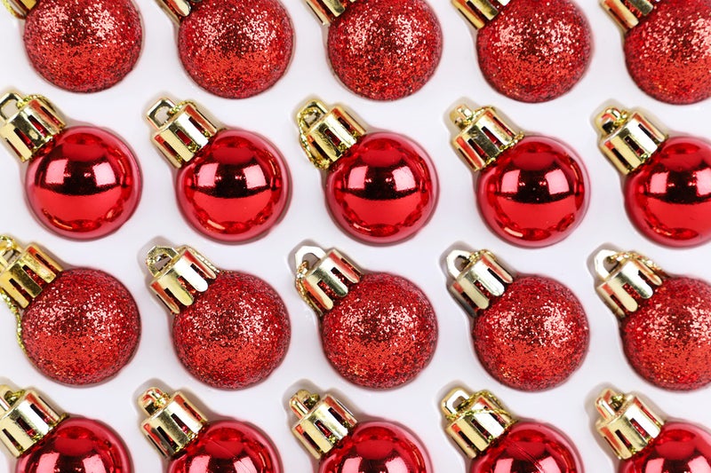 Christmas Concepts حزمة مفاهيم عيد الميلاد من 25-25 ملم مجاني شجرة عيد الميلاد - زخارف لامعة لامعة ومزخرفة بريق (أحمر) - Image 5