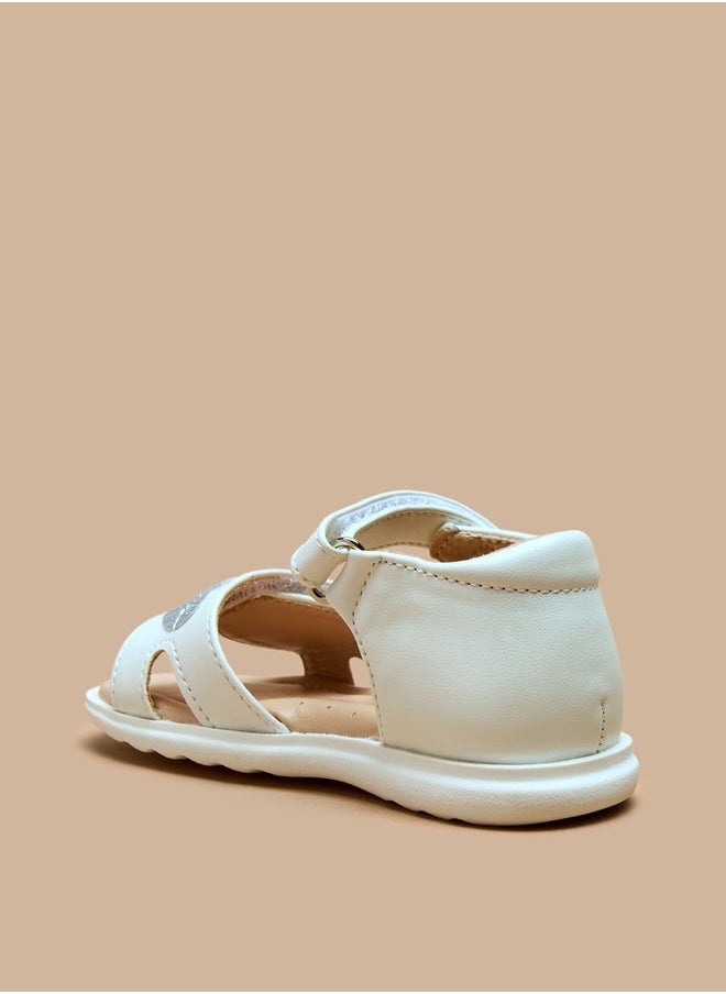 Flora Bella By Shoexpress صندل مفتوح الأصابع مزين بقلب للبنات مع قفل بخطاف وحلقة  - Image 2