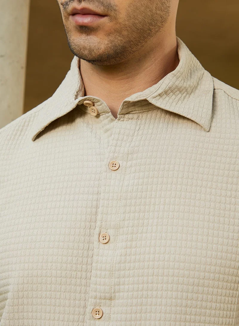 Campus Sutra Men's Cloud Grey Grid-Textured Shirt