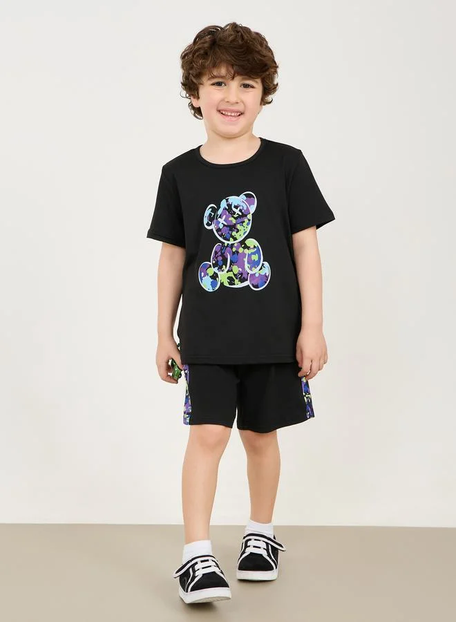 ستايلي Bear Graphic Print T-Shirt & Side Print Shorts Set