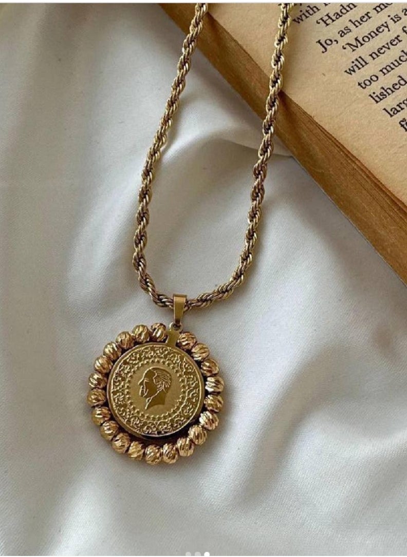 Generic Chain necklace for women  - Image 3
