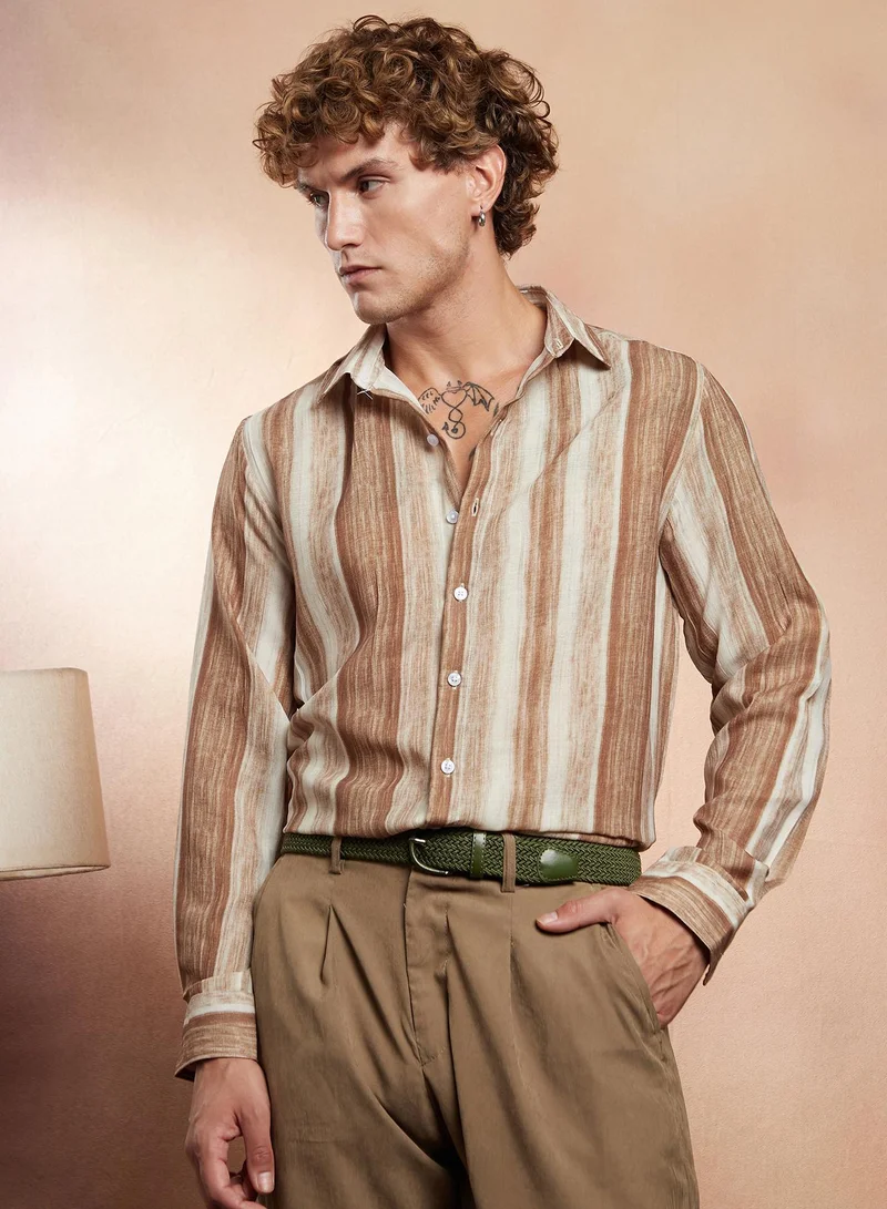 Campus Sutra Campus Sutra Men's Ash Brown Striped-Strokes Shirt For Casual Wear | Spread Collar | Long Cuffed Sleeves | Button Closure | Shirt Crafted With Comfort Fit For Everyday Wear