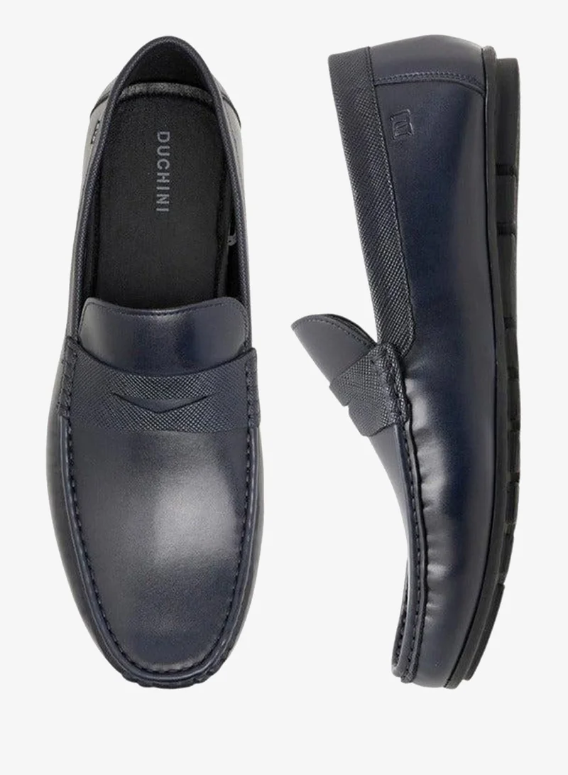 دوتشيني موكاسين رجالي سادة سهل الارتداء بتفاصيل مقصوصة