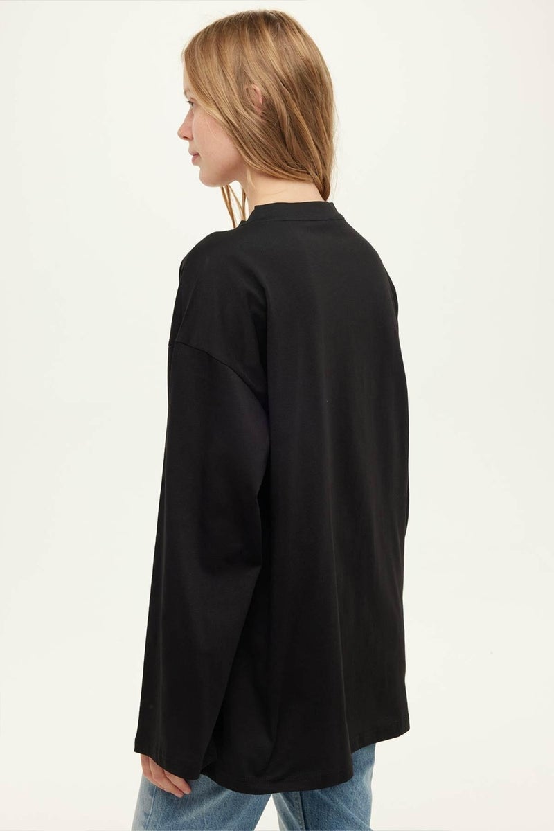 Manuka Wide Sleeve Oversized Black  - Image 4