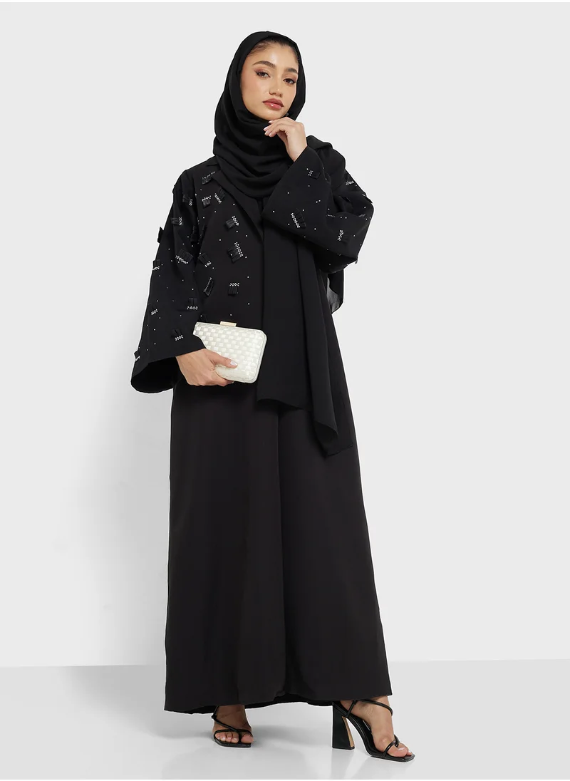 هيا كلوزيت Embellished V-Neck Flared Sleeve Abaya