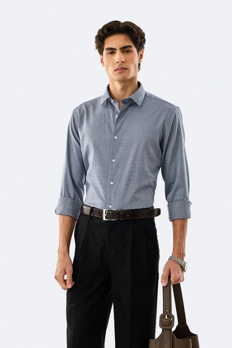 سنيتش قميص فاخر بنقوش مربعات دقيقة بقصة ضيقة