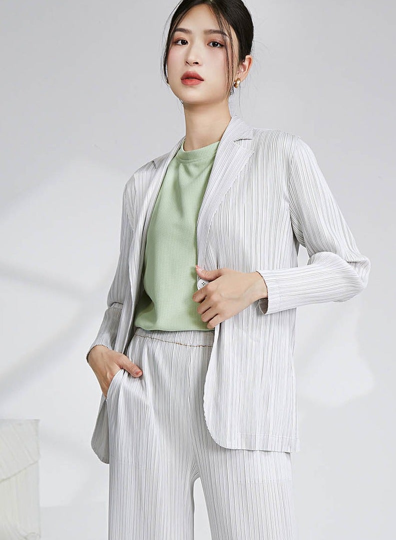 Shougu Elegant Pleated Suit For Women  - Image 1