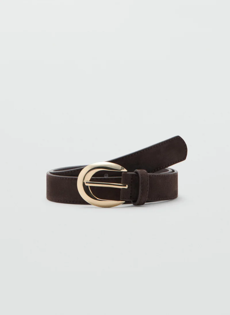 Leather belt with oval buckle