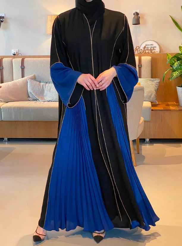 Moistreet Piping Detailed Plisse Abaya