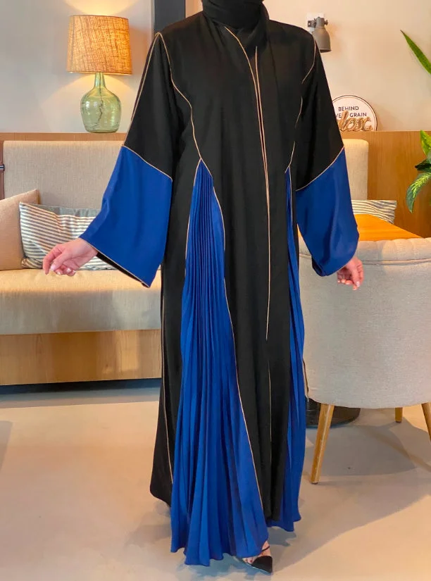 Moistreet Piping Detailed Plisse Abaya