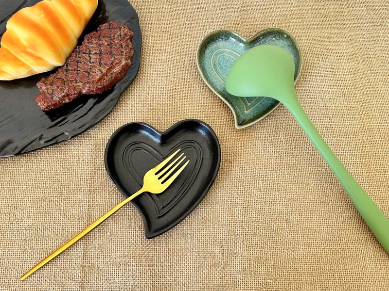 Rhobtyne Ceramic Spoon Rest for Stove Top, Heart Cute Spoon Rest for Kitchen Counter, Cooking Spoon Holder for Kitchen Counter, Utensil Rest Spatula Rest Ladle Holder Tong Rest (Matte Black) - Image 2
