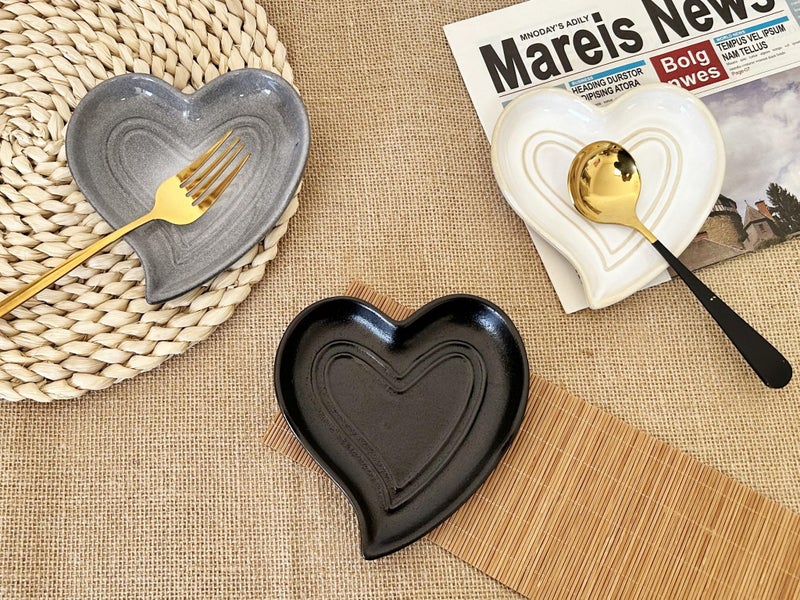 Rhobtyne Ceramic Spoon Rest for Stove Top, Heart Cute Spoon Rest for Kitchen Counter, Cooking Spoon Holder for Kitchen Counter, Utensil Rest Spatula Rest Ladle Holder Tong Rest (Matte Black) - Image 3