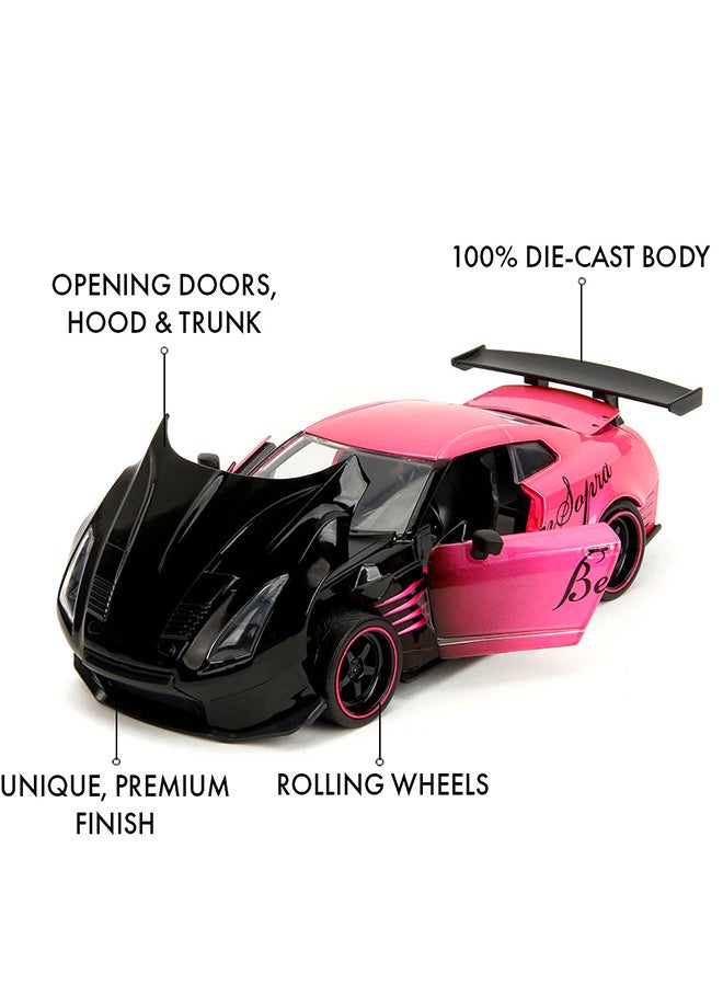 JADA Pink Slips 1:24 - 2009 Nissan GTR R35, Die-Cast Car with Base, Toys for Kids and Adults - Image 4