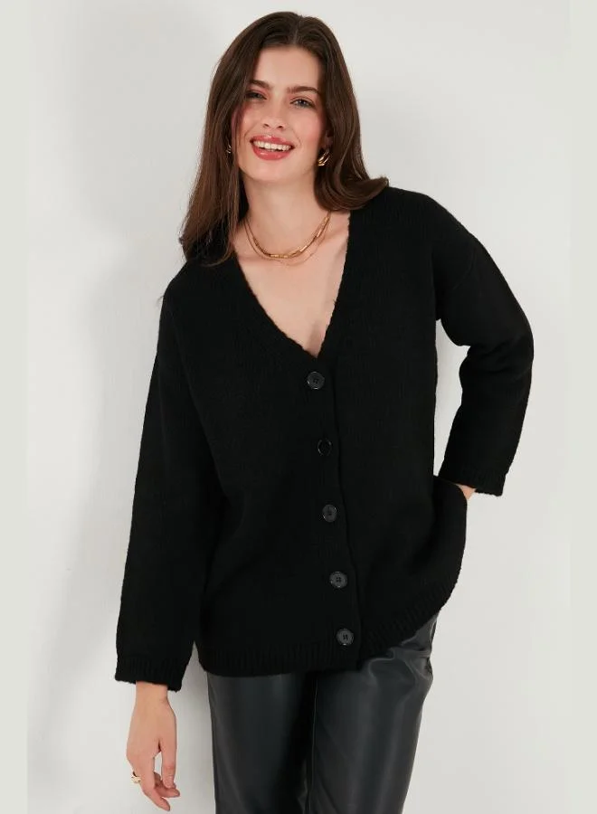 ليلا كارديجان نسائي محبوك بياقة على شكل حرف  وأزرار من ليلا