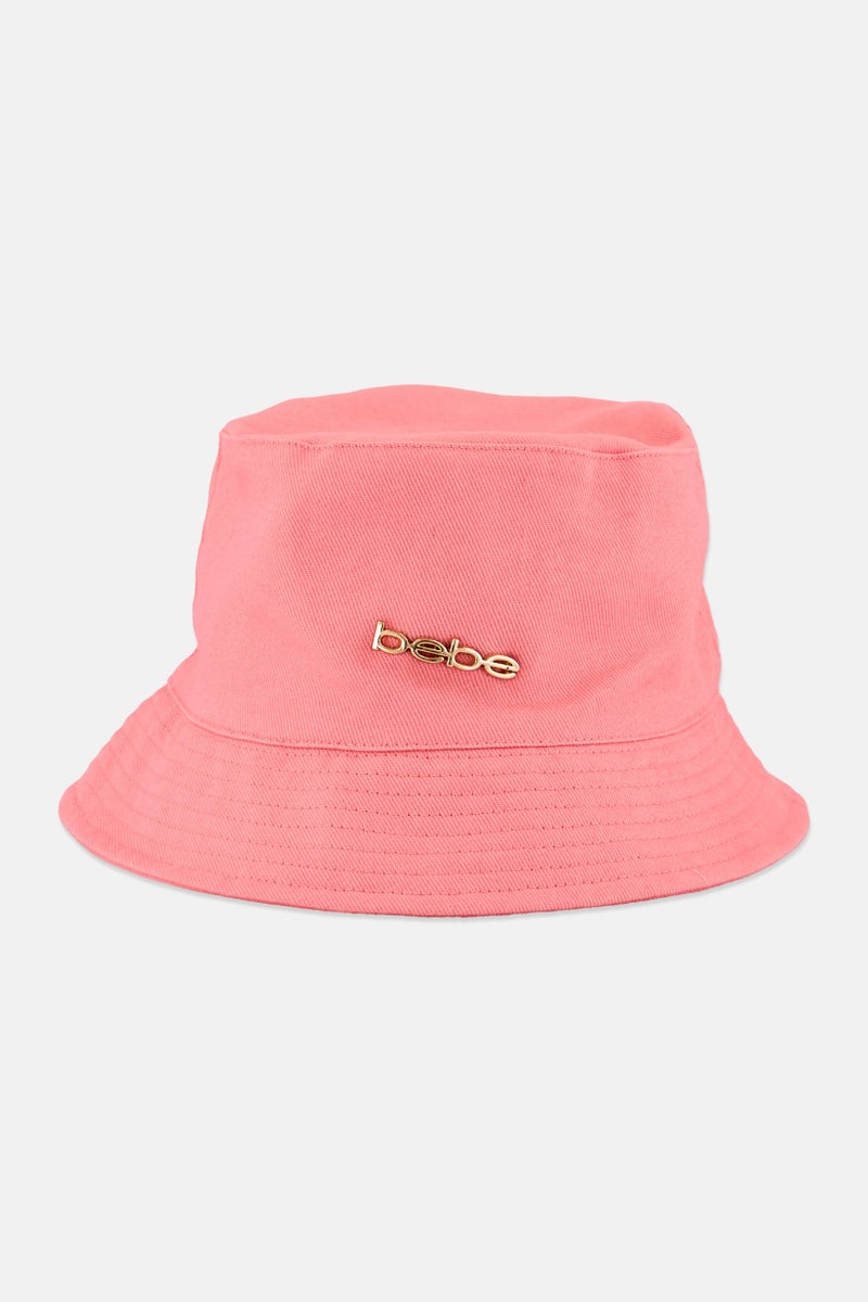 bebe قبعة دلو بشعار العلامة التجارية للنساء، وردية - Image 1