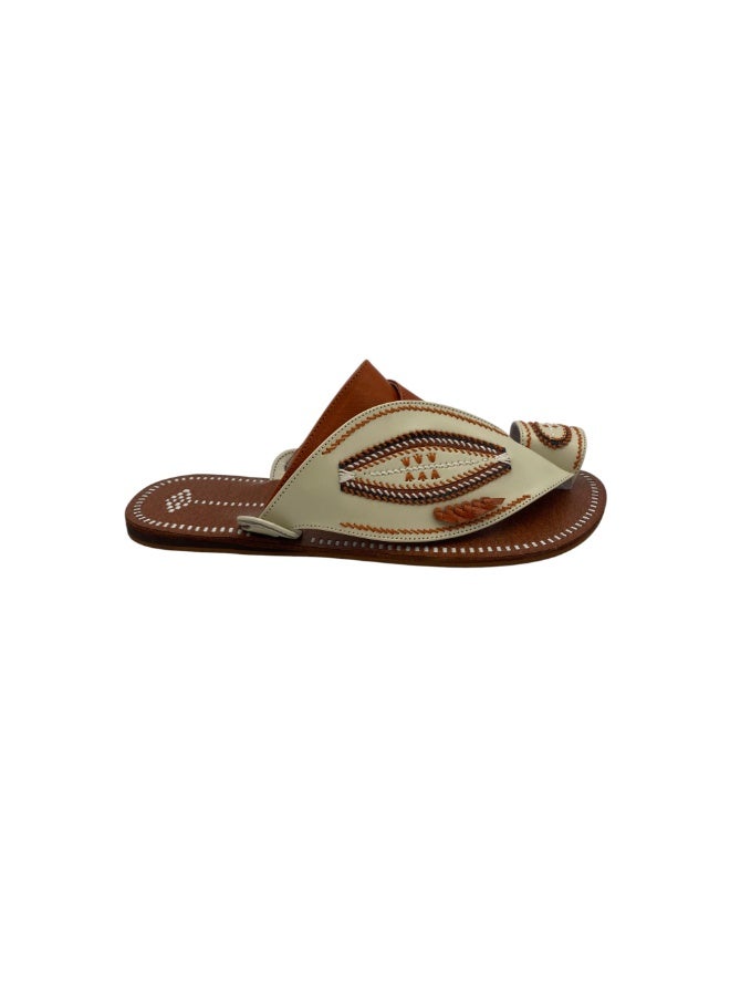 AL Fanoos Handcrafted heritage leather slippers  - Image 3