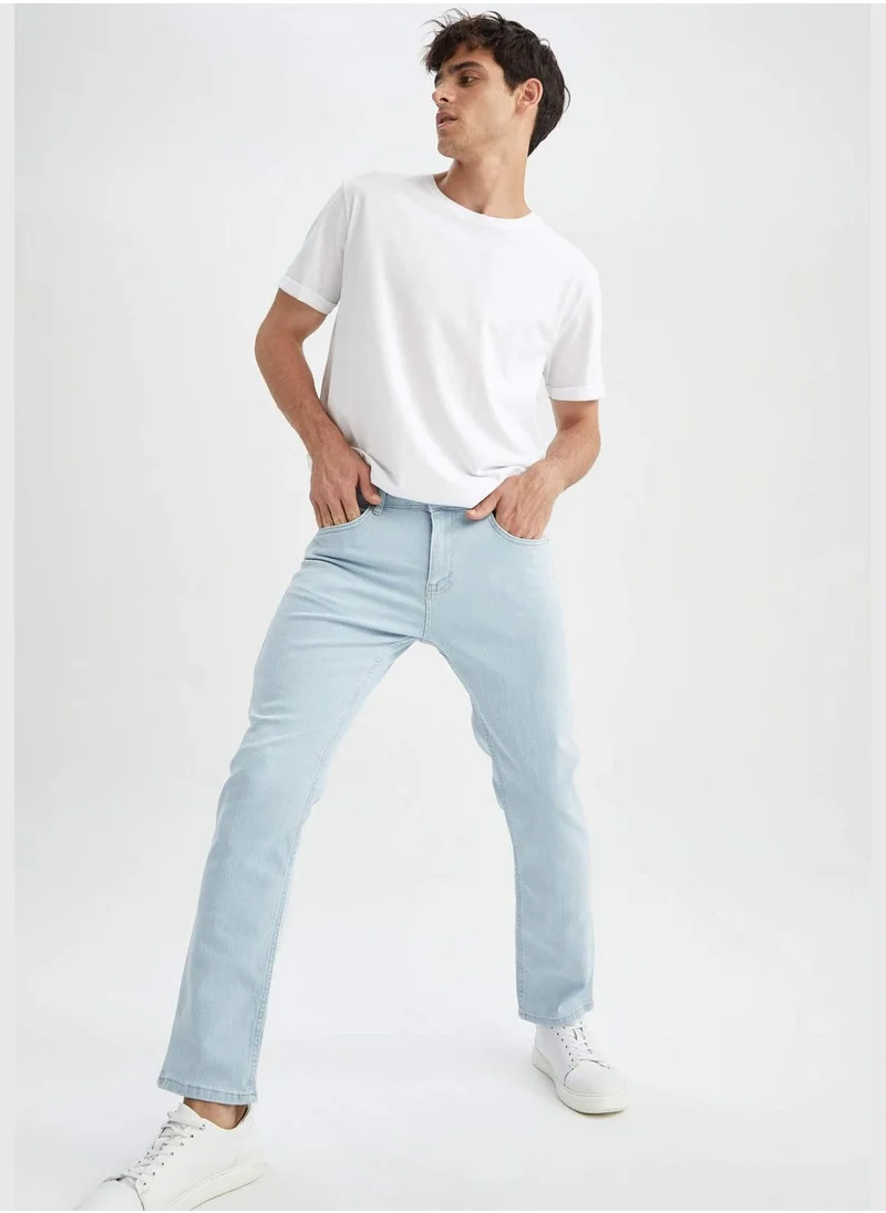 ديفاكتو Man Regular Fit Denim Trousers