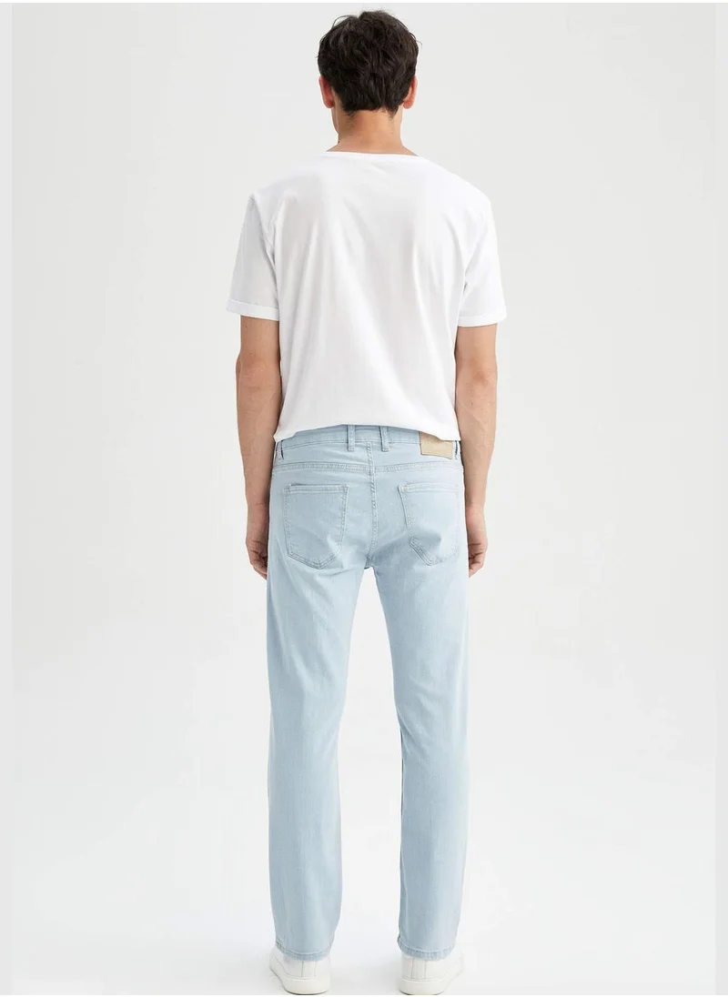 ديفاكتو Man Regular Fit Denim Trousers