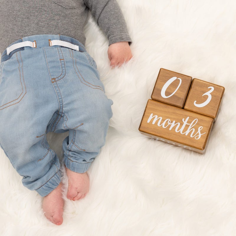 Pondering Pine Baby Milestone Blocks - Natural Brown Stain Pine Wood with Weeks Months Years Grade and Holidays, Newborn Weekly Monthly First Year Picture Props, 6 Block Milestones Age Set with Bag - Image 5