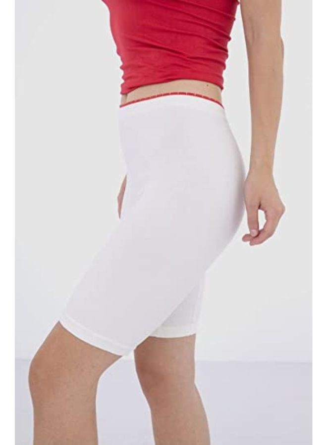 Carina Women's shorts in a cotton blend with a knee length and a mid rise waist - Image 3