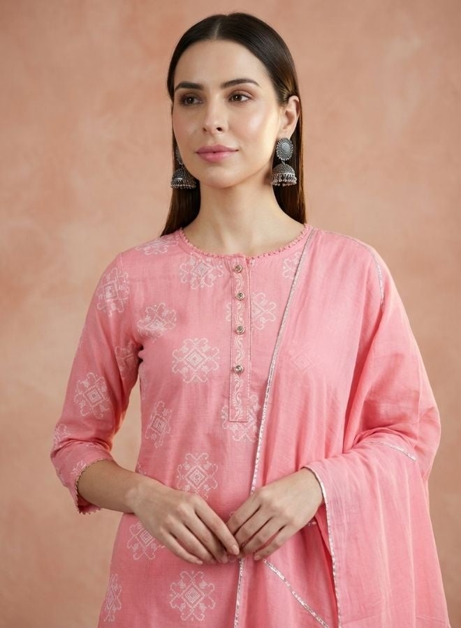Yuris Women Pink  White Printed Kurta with Palazzos  Dupatta - Image 2