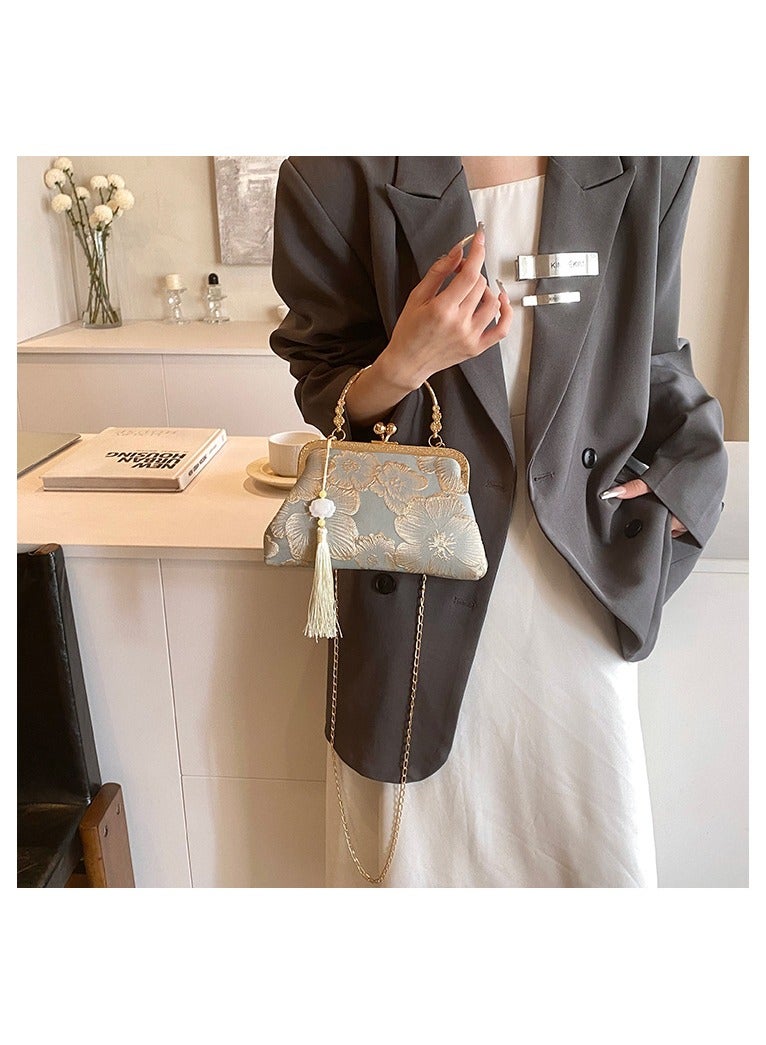 حقيبة صغيرة بتصميم تشونغسام الوطني الجديد – حقيبة يد كلاسيكية بتطريز فاخر وقفل معدني، حقيبة كتف وحقيبة كروس أنيقة للنساء، إكسسوار عصري مثالي للحفلات والمناسبات الخاصة، أزرق - Image 3