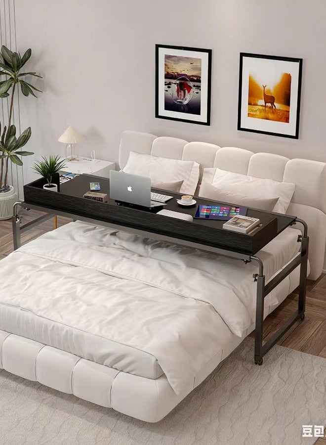 JCB CHIC طاولة فوق السرير مع عجلات 360 درجة، طاولة كمبيوتر متحركة بحجم كوين، مكتب كمبيوتر قابل لتعديل الارتفاع والطول، طاولة دراسة لمحطة عمل قائمة - Image 1