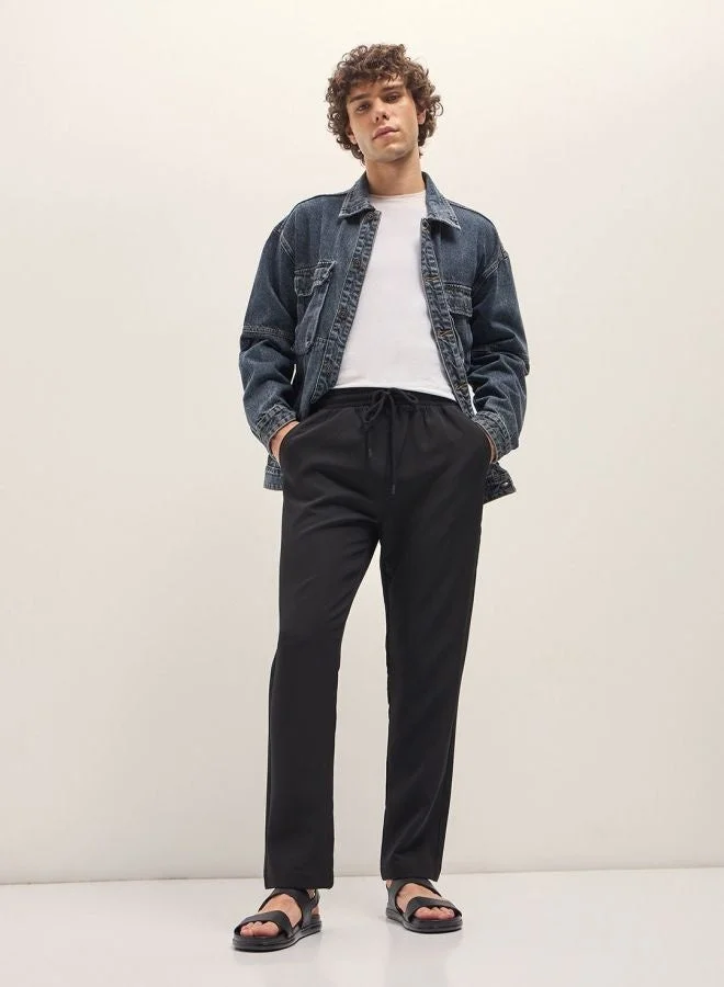 Men's Black Classic Korean-Inspired Elastic Waist Casual Trouser Versatile Office and Travel Pants Comfortable Fit for Everyday Use Easy to Style Bottomwear for Work Weekend and Outings