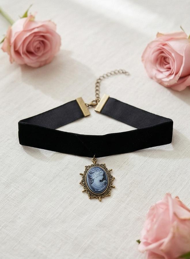 Take Two Resin Beauty Head Pendant Velvet Choker Necklace - Image 4