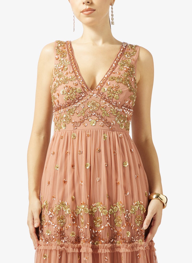 مايا فستان ماكسي بدون أكمام بياقة على شكل حرف  مزين بكشكشة - Image 3