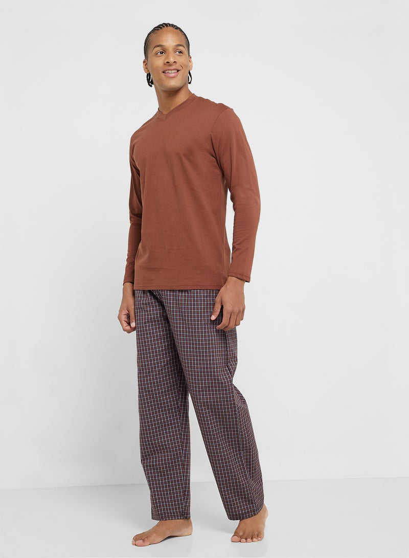 سفنتي فايف طقم بيجامة تي شيرت وبنطلون - Image 1