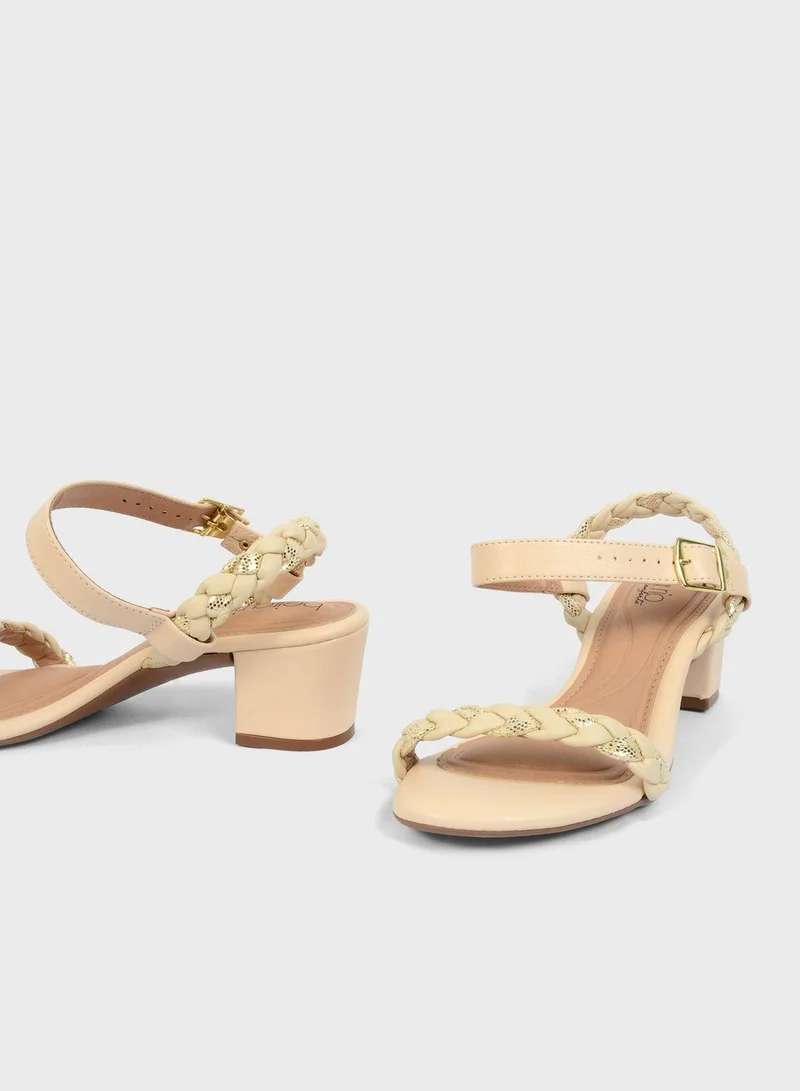 بيرا ريو Mouna Sandals