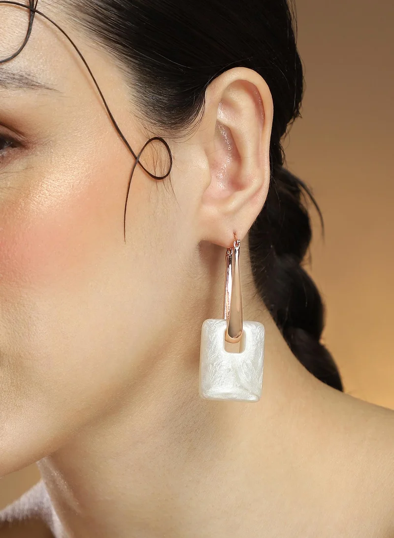 سوهي أقراط دائرية نسائية لامعة بلون وردي معدني من الأكريليك والسبائك بإغلاق خطاف