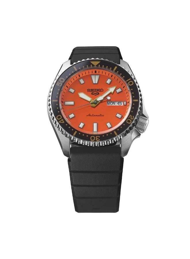 Seiko ساعة سيكو 5 سبورت SKX ريدوكس الأوتوماتيكية SRPL89K1، 42.5 مم بقرص برتقالي، علبة من الفولاذ المقاوم للصدأ وحزام سيليكون أسود، مقاومة للماء حتى 100 م - Image 2