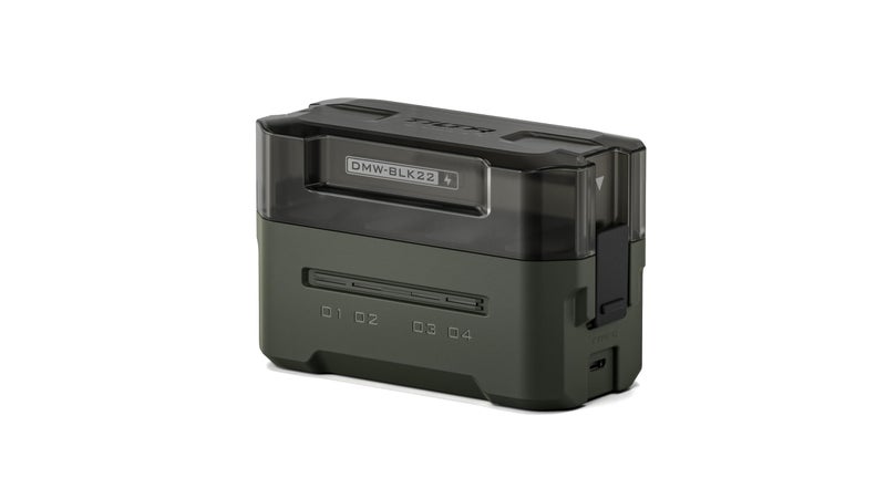 Tilta محطة شحن محمولة Tilta DMW-BLK22 - أخضر | شحن 4 بطاريات مع شحن سريع USB-C PD 45W | آمن ل Lumix DC-S5، S5II، S5IIX، S5M2، S5M2X، S1RII، GH6، GH6L، GH5II، G9M2 - Image 1