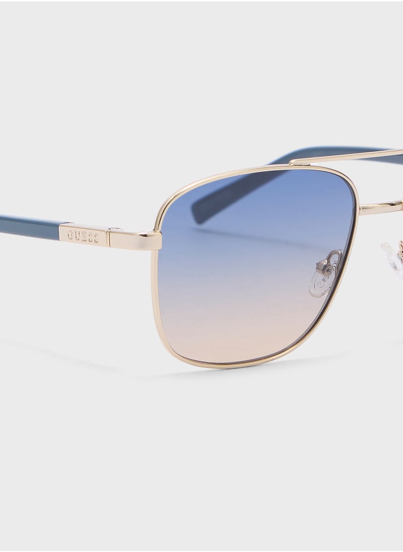 GUESS Gu304033W54 Aviator Sunglasses  - Image 4