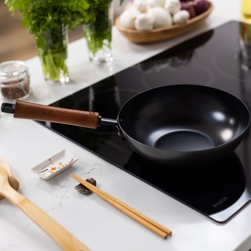Joyce Chen Classic Series 9.5-Inch Ceramic Nonstick Carbon Steel Stir Fry Pan - Image 3