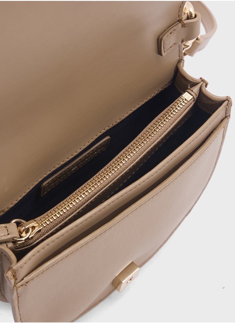 TOMMY HILFIGER HERITAGE SADDLE BAG  - Image 5