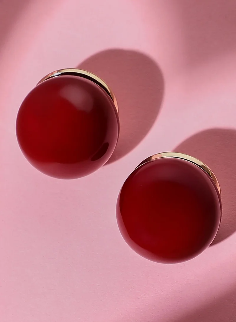 سوهي أقراط نسائية جاكلين مرصعة بلون أحمر كرزي وذهبي كاليفورنيا بمشبك خلفي من خليط معدني بحجر صناعي