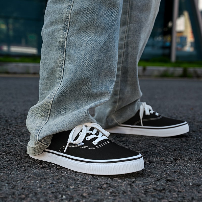 Unisex Canvas Casual Shoes Breathable Lace-Up Flat Sole - Image 4