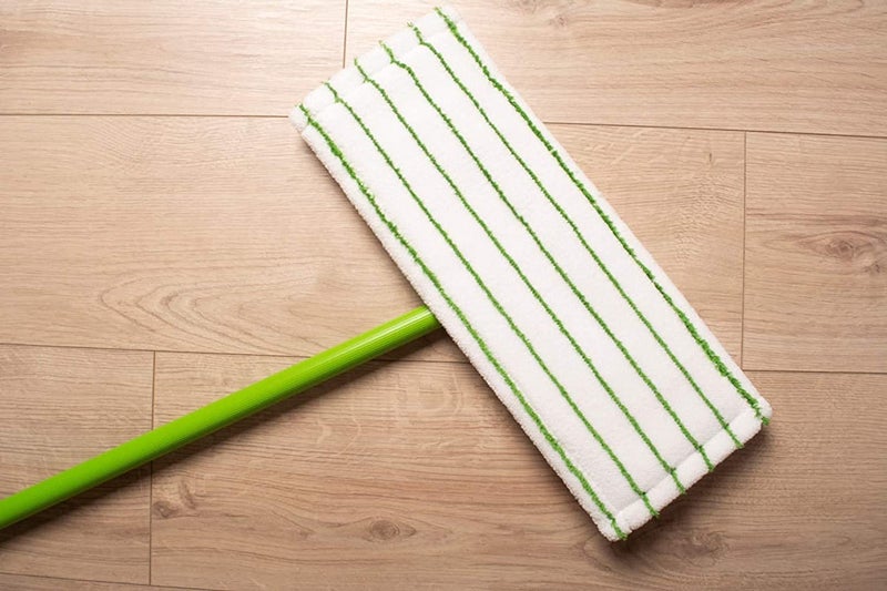 EZY BE Flat Dry Wet Mop for Floor Cleaning with Microfiber Refill Versatile Cleaning Tool for Effective Dusting and Mopping Includes HighPerformance Microfiber Pad Ideal for Various Floor Types - Image 4