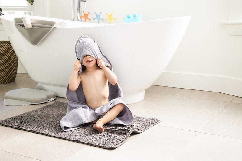 Ubbi Stingray Kneeler, Elbow Rest & Hooded Towel Bundle, Baby and Toddler Bath Time Must Haves for Parents and Baby, Gray - Image 4